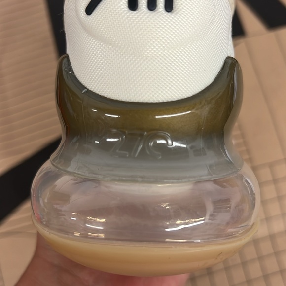 NWOB- Nike Air Max 270 GOLD - Picture 10 of 10